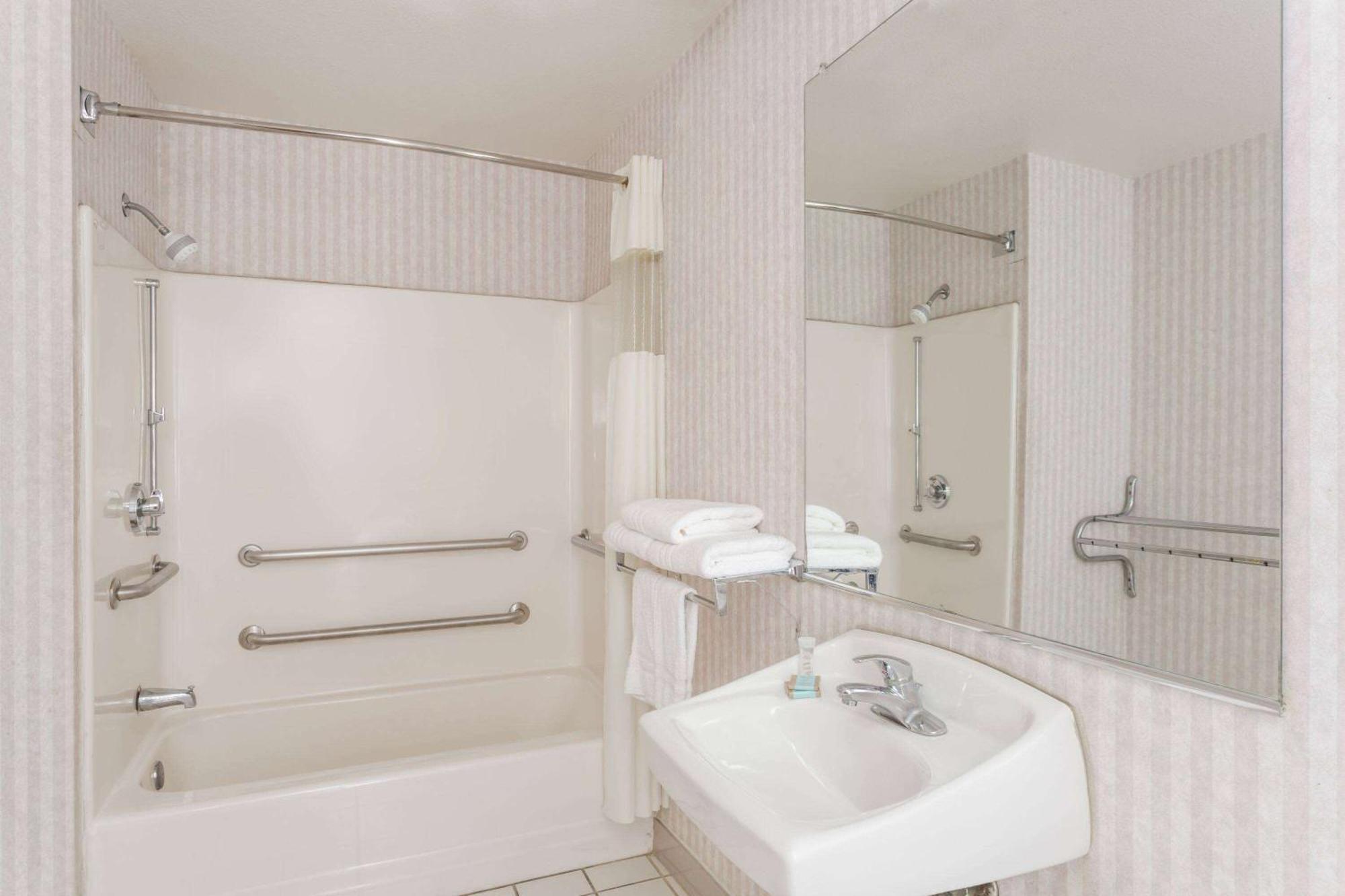 Days Inn By Wyndham Phoenix West Luaran gambar